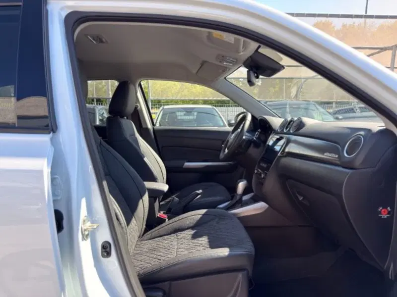Suzuki Vitara nuova a Brescia (17)