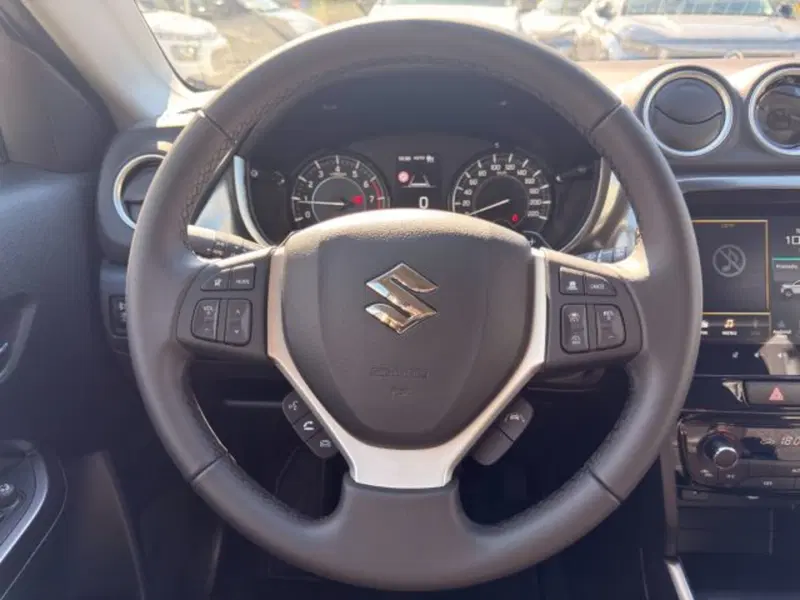 Suzuki Vitara nuova a Brescia (7)