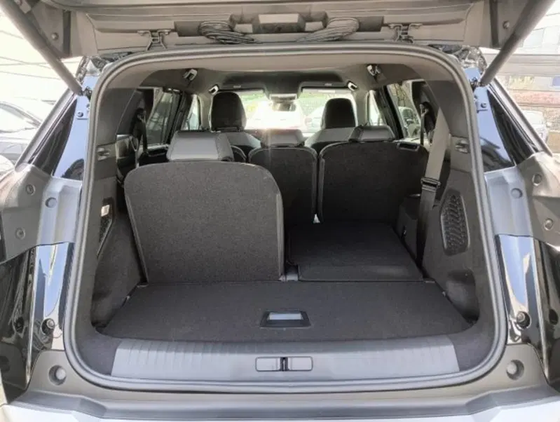 Peugeot 5008 nuova a Brescia (11)
