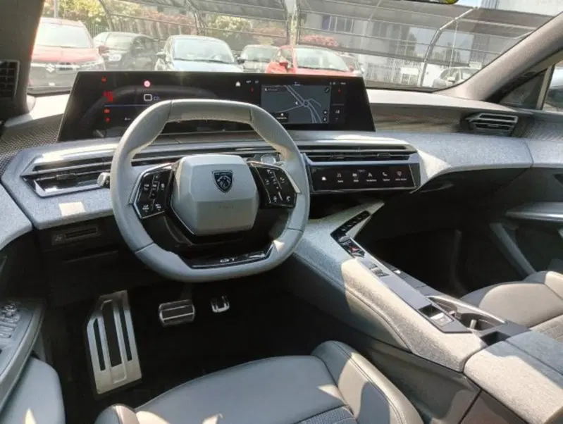 Peugeot 5008 nuova a Brescia (6)
