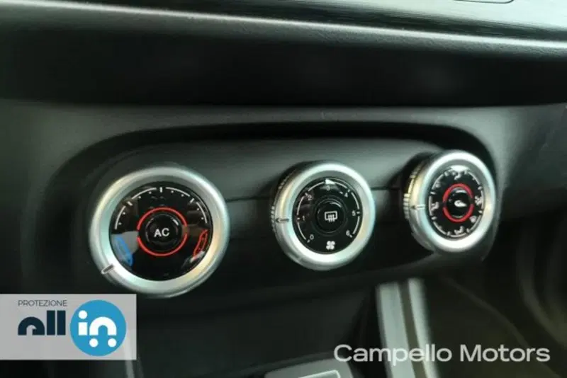Alfa Romeo Giulietta usata a Venezia (11)