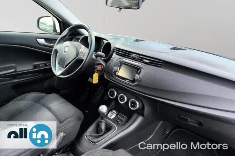 Alfa Romeo Giulietta usata a Venezia (14)