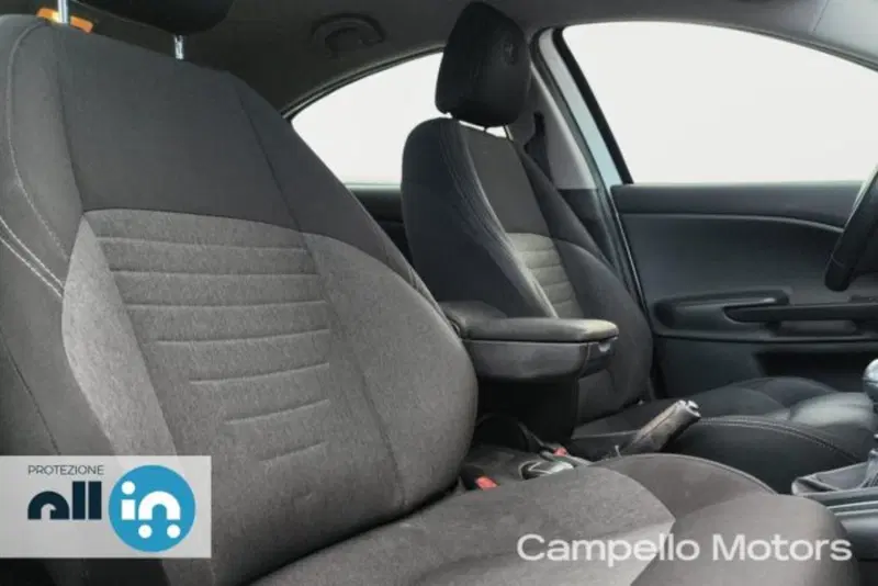 Alfa Romeo Giulietta usata a Venezia (15)