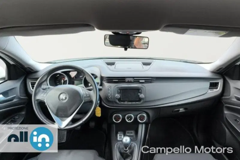 Alfa Romeo Giulietta usata a Venezia (7)