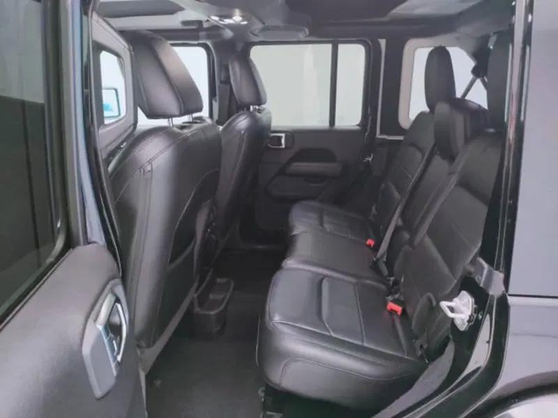 Jeep Wrangler Unlimited usata a Teramo (10)
