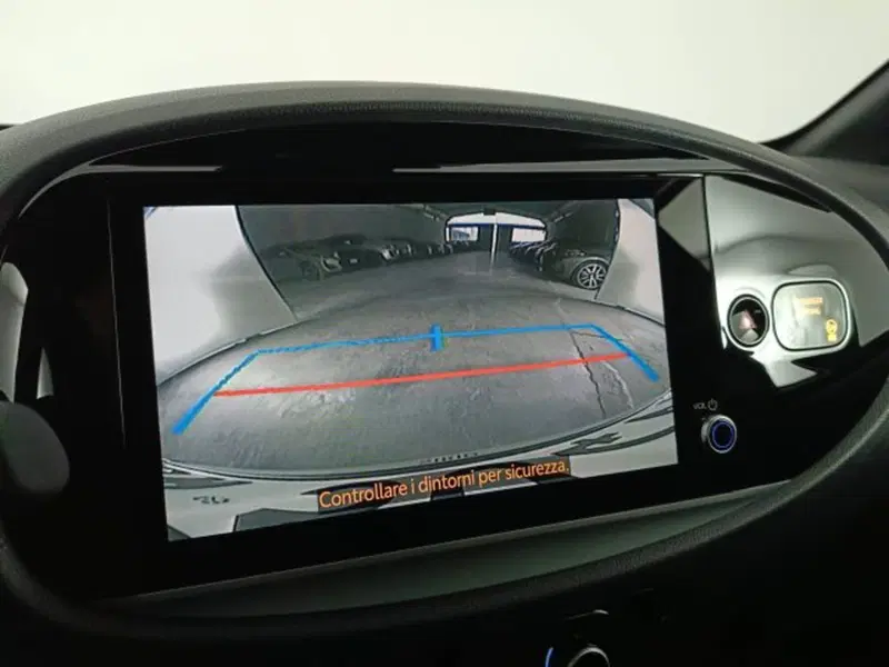 Toyota Aygo X usata a Teramo (14)