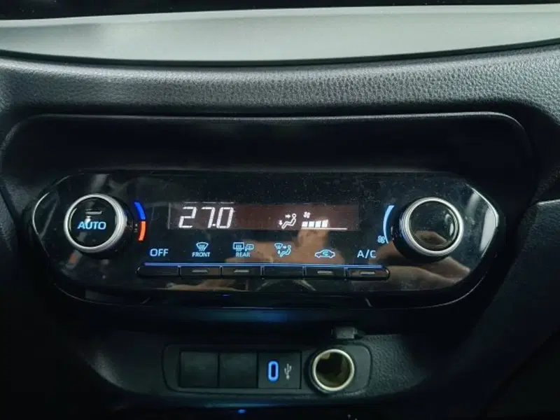 Toyota Aygo X usata a Teramo (16)