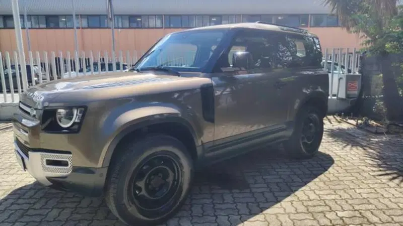 Land Rover Defender usata a Pisa