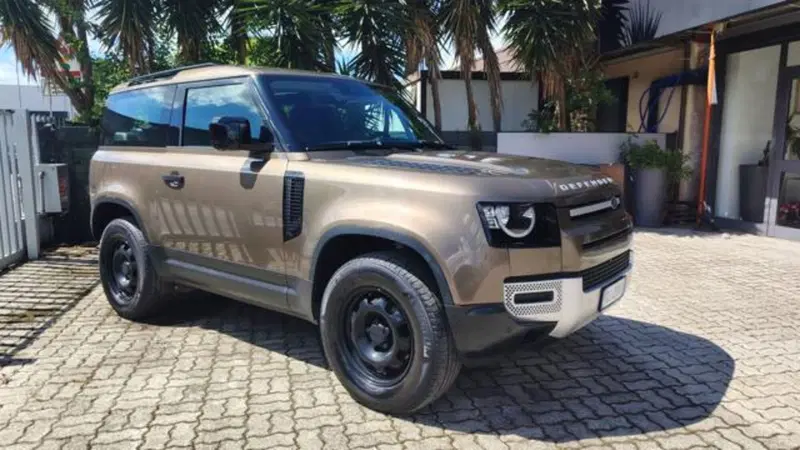 Land Rover Defender usata a Pisa (18)