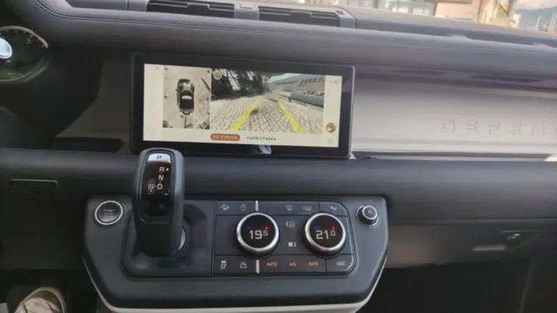 Land Rover Defender usata a Pisa (2)
