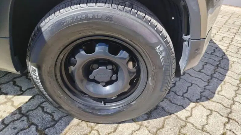 Land Rover Defender usata a Pisa (4)
