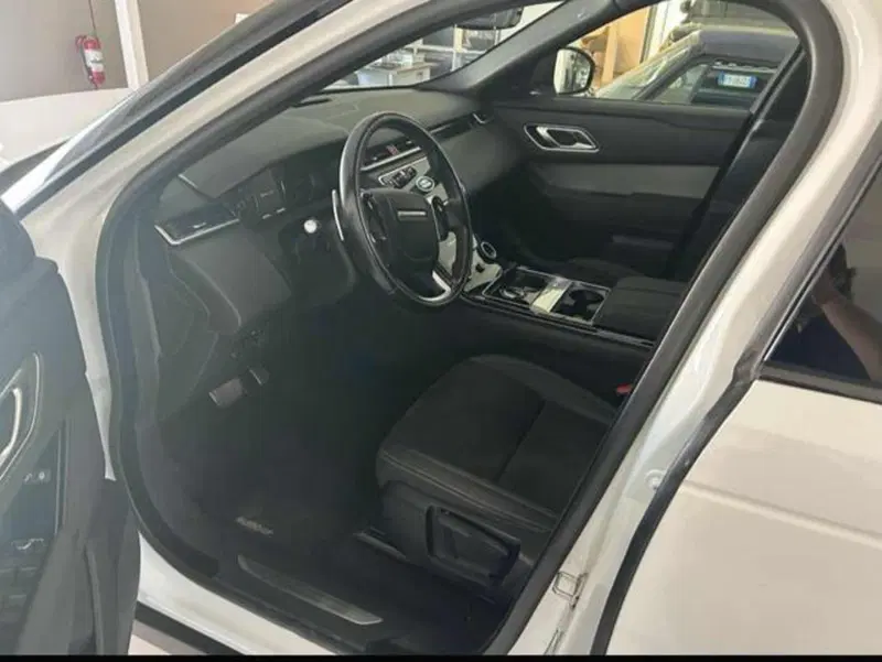 Land Rover Range Rover Velar usata a Lucca (11)