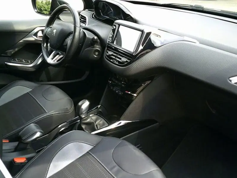 Peugeot 2008 usata a Novara (6)