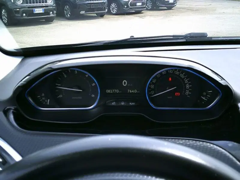 Peugeot 2008 usata a Novara (8)