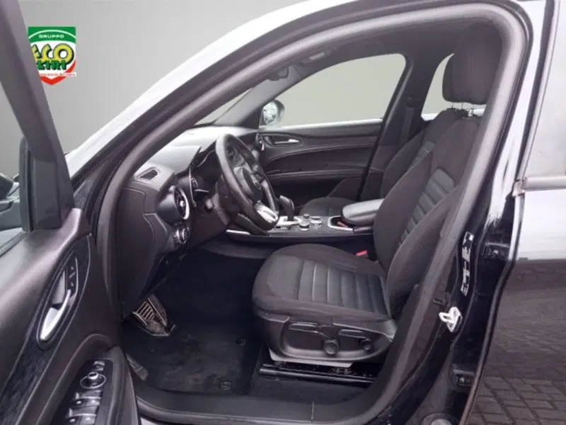Alfa Romeo Stelvio usata a Frosinone (8)