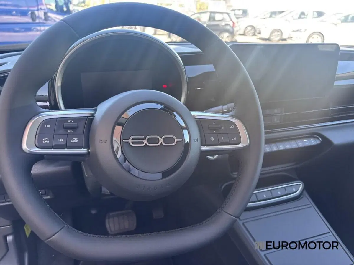 Fiat 600 nuova a Bari (15)