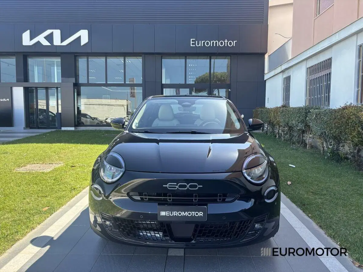 Fiat 600 nuova a Bari (2)