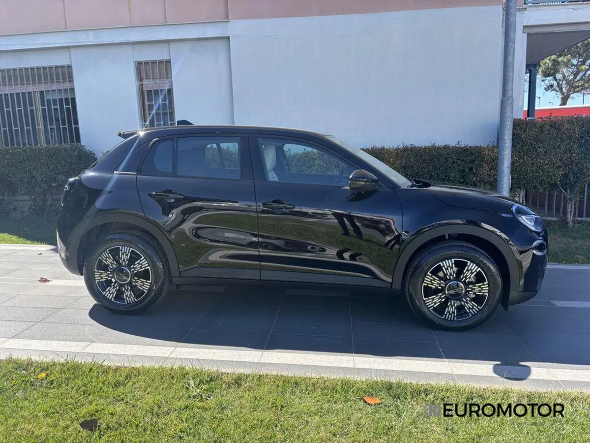 Fiat 600 nuova a Bari (4)