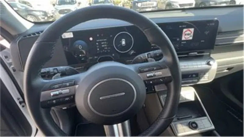 Hyundai Kona usata a Bari (10)