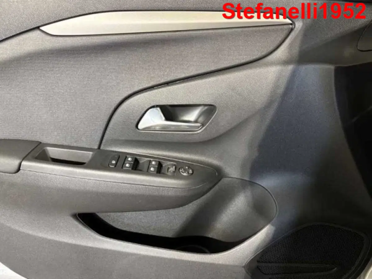 Opel Corsa nuova a Bologna (10)