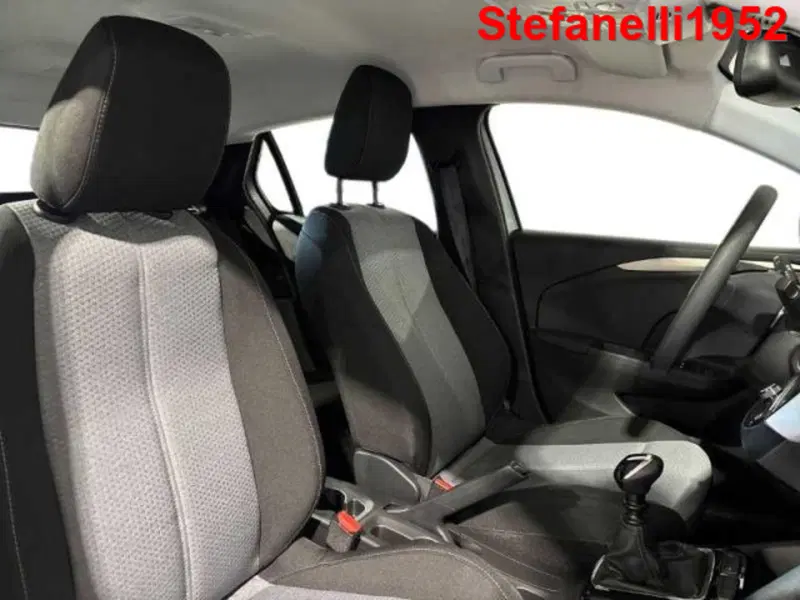 Opel Corsa nuova a Bologna (16)