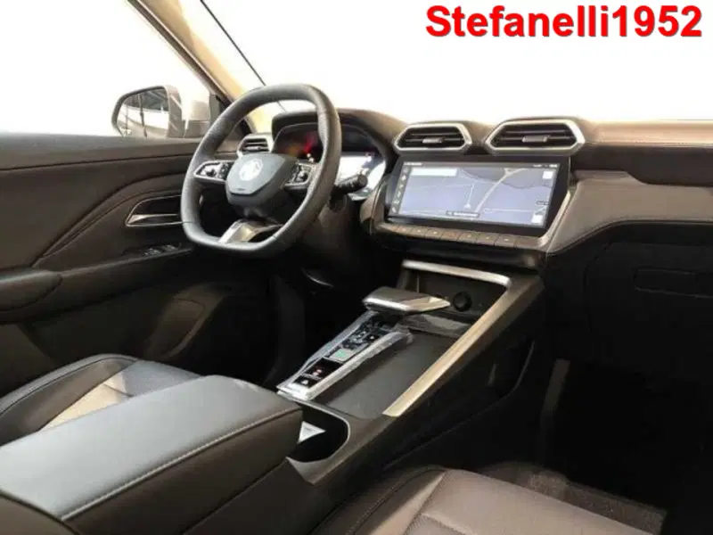 Mg ZS EV nuova a Bologna (15)