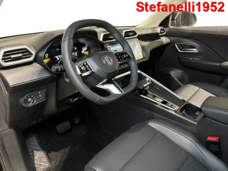 Mg ZS EV nuova a Bologna (11)