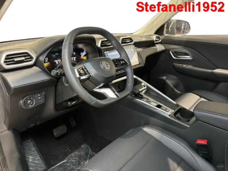 Mg ZS EV nuova a Bologna (11)