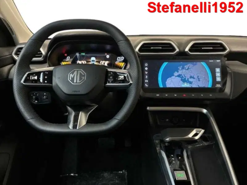 Mg ZS EV nuova a Bologna (14)