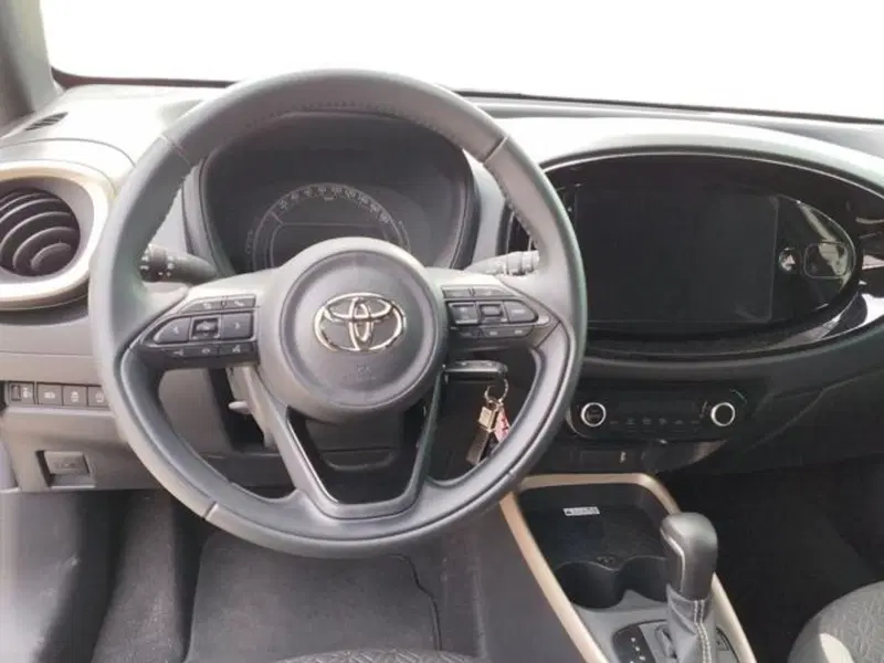 Toyota Aygo X usata a Sassari (8)