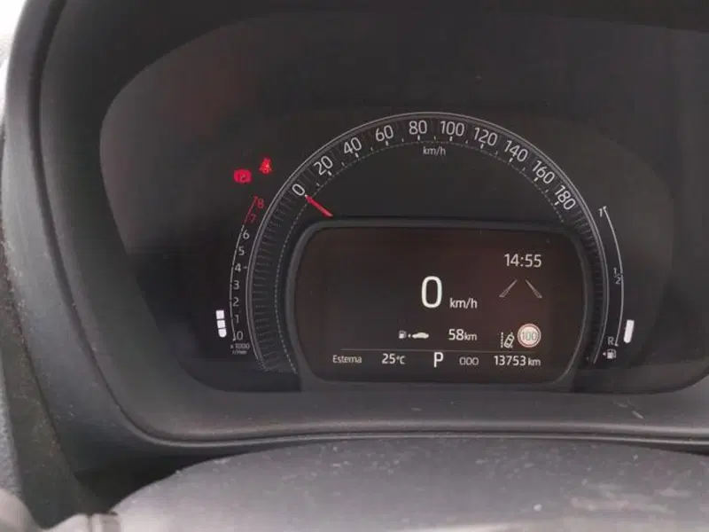 Toyota Aygo X usata a Sassari (9)