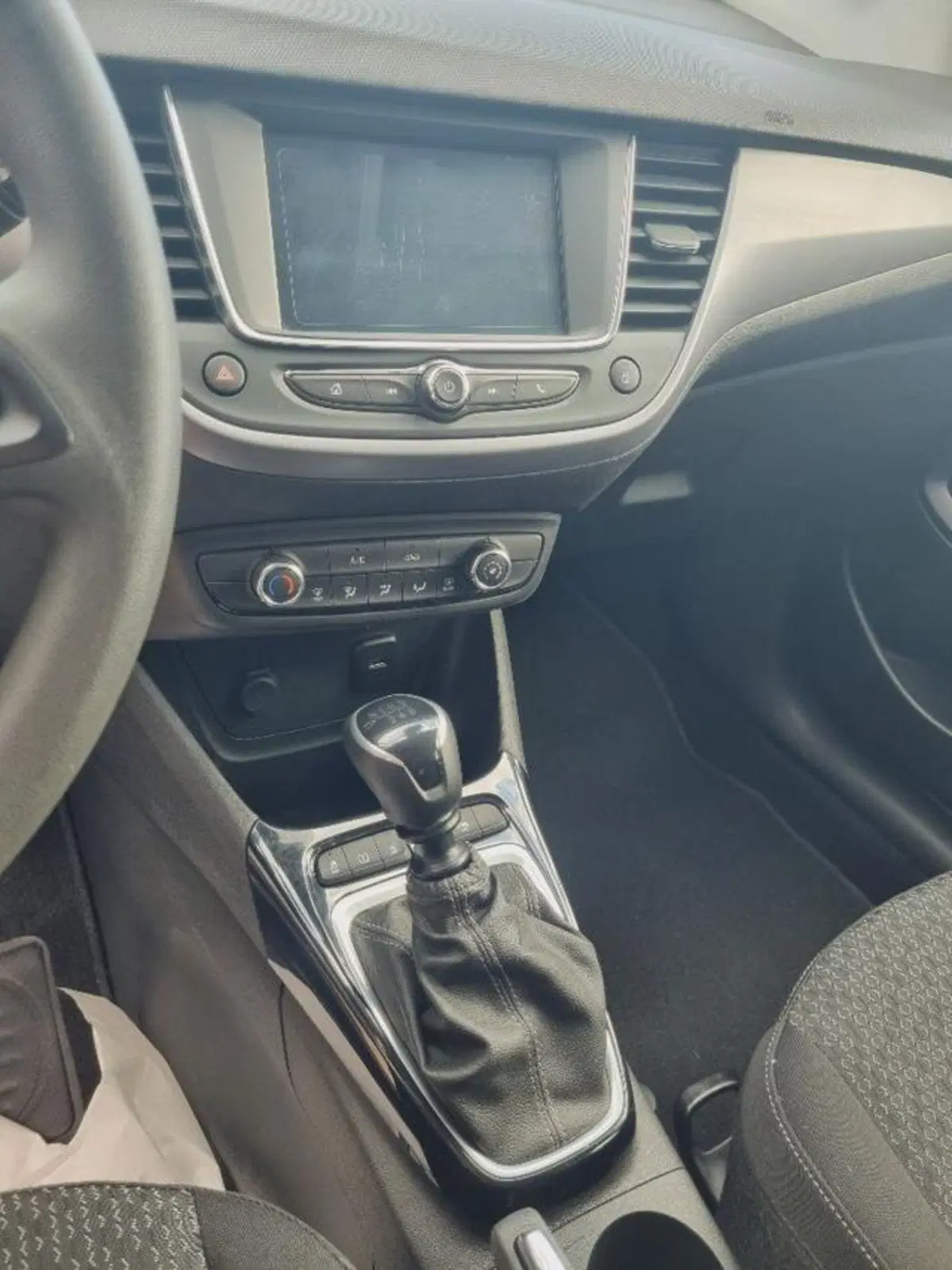 Opel Crossland X usata a Savona (17)
