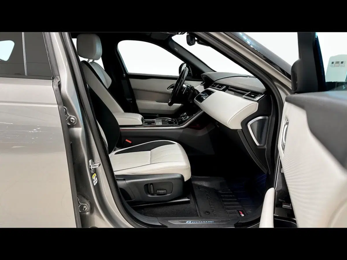 Land Rover Range Rover Velar usata a Varese (3)