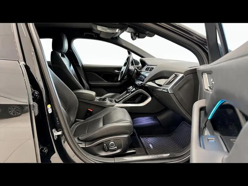 Jaguar I-Pace usata a Varese (3)