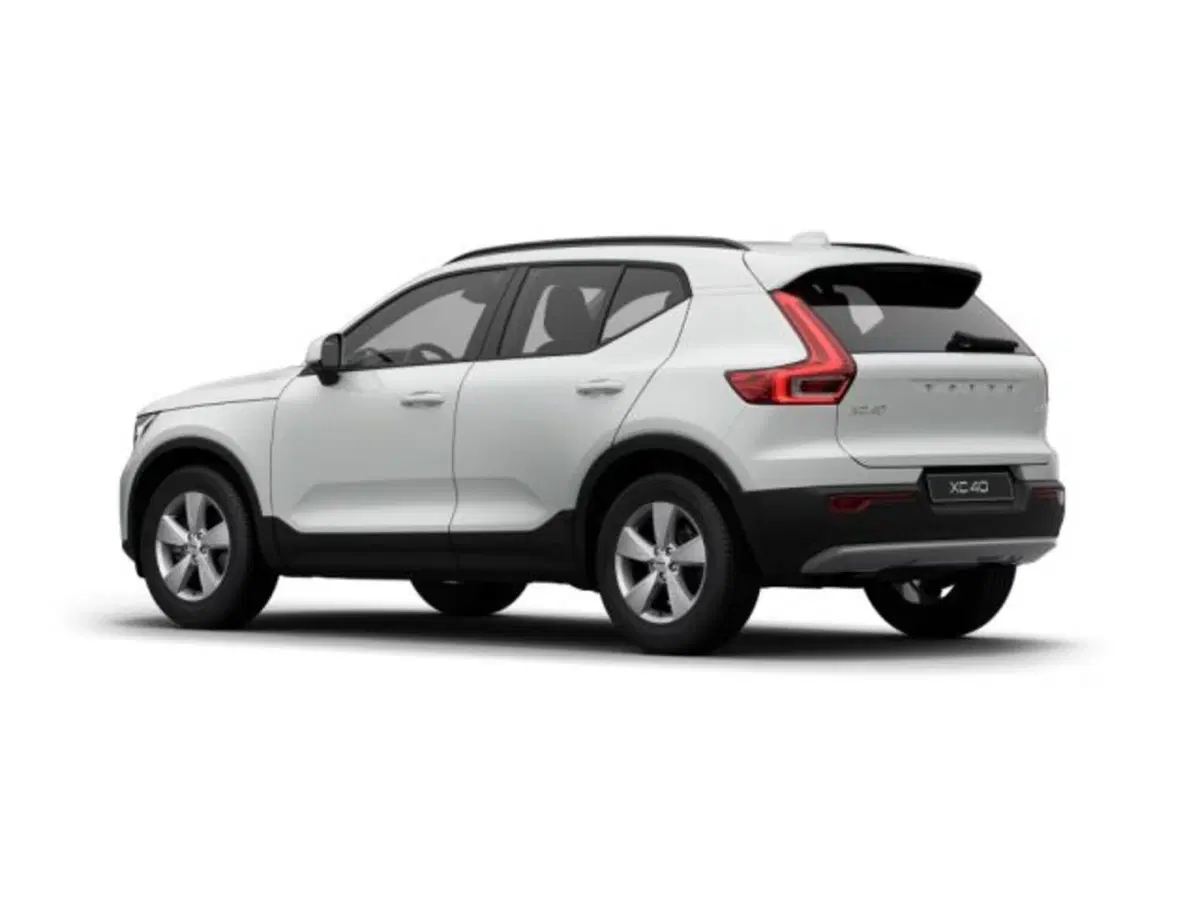 Volvo XC40 nuova a Udine (2)