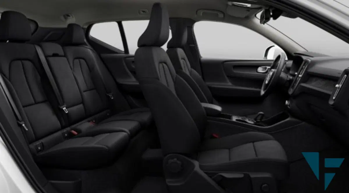 Volvo XC40 nuova a Udine (6)