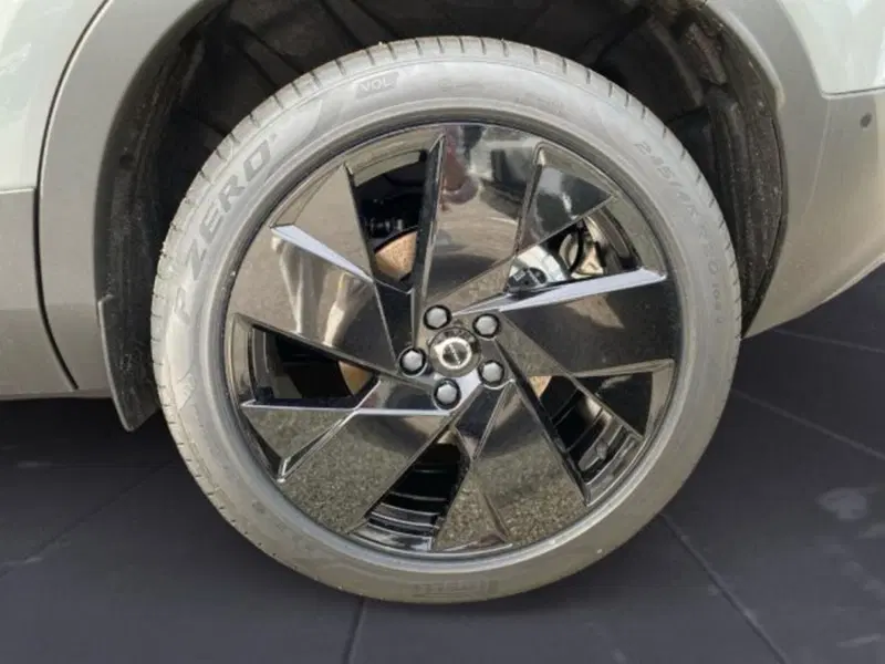 Volvo XC40 nuova a Udine (11)