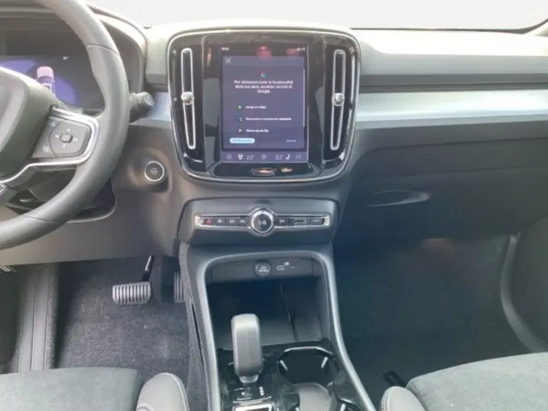 Volvo XC40 nuova a Udine (8)