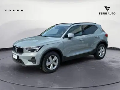 Volvo XC40 B3 automatico Essential nuova a Tavagnacco