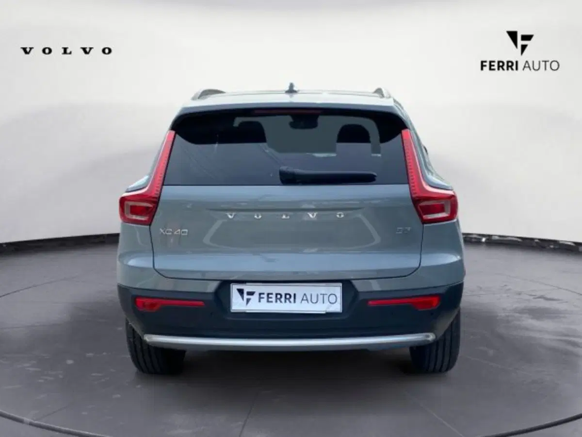 Volvo XC40 nuova a Udine (3)