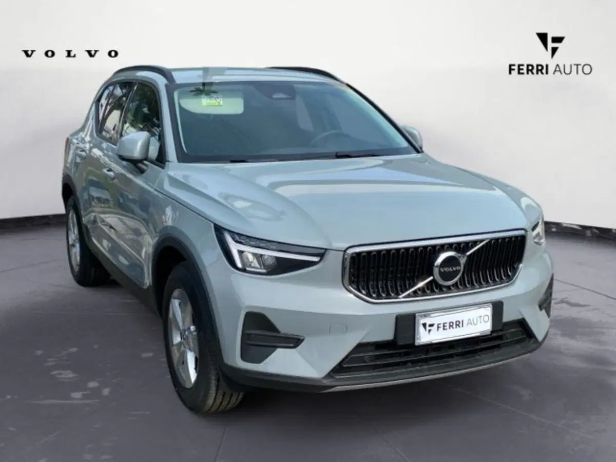 Volvo XC40 nuova a Udine (4)