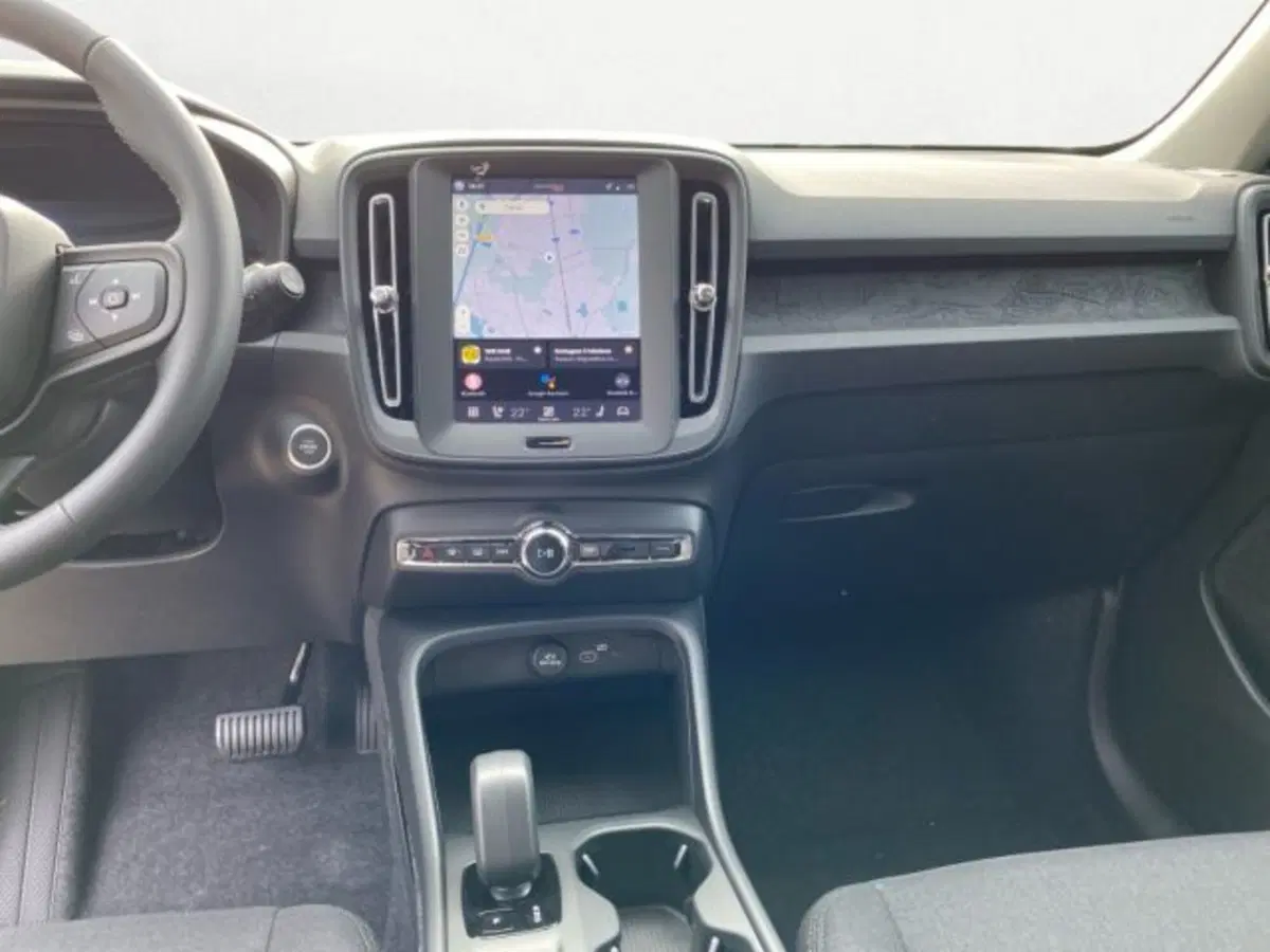 Volvo XC40 nuova a Udine (8)