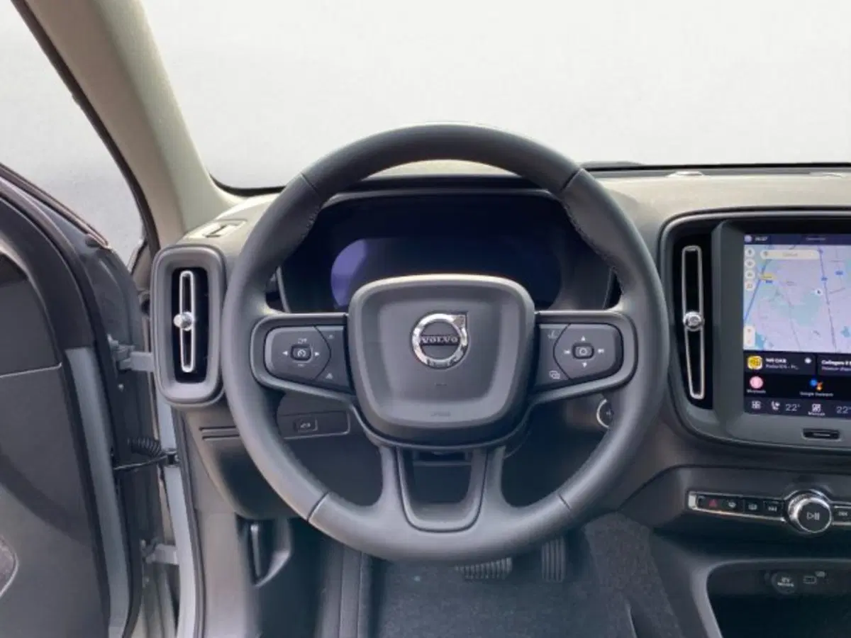 Volvo XC40 nuova a Udine (9)