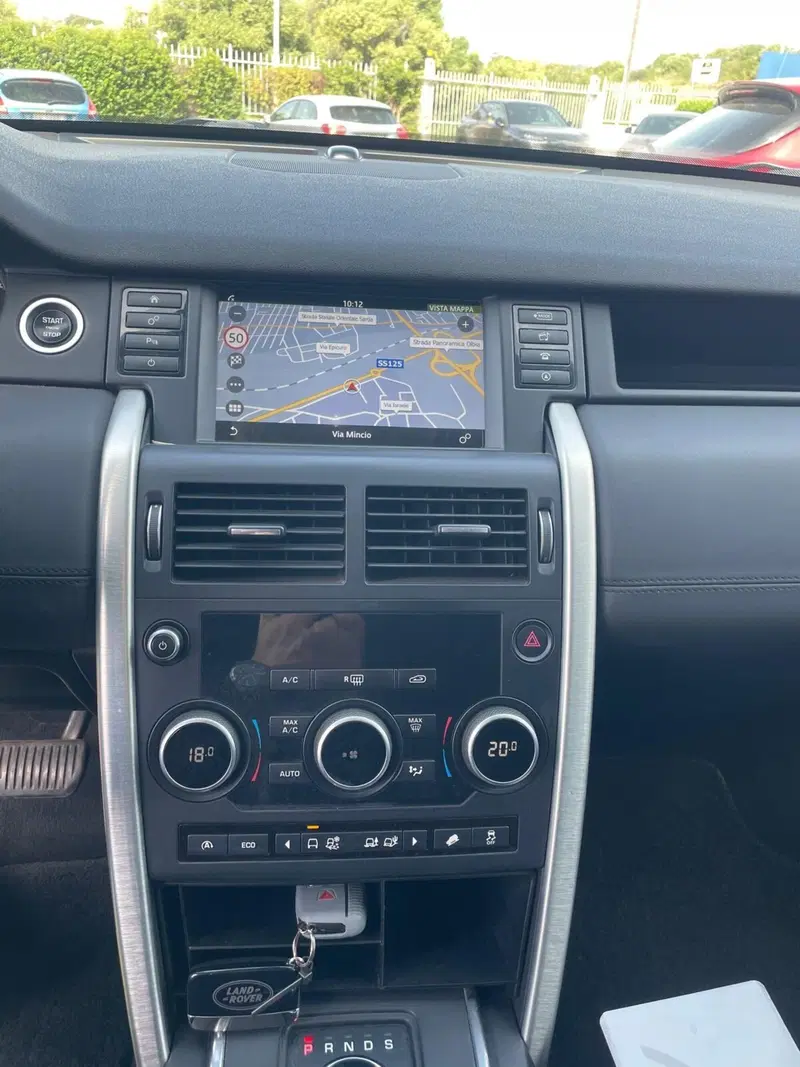 Land Rover Discovery Sport usata a Sassari (4)