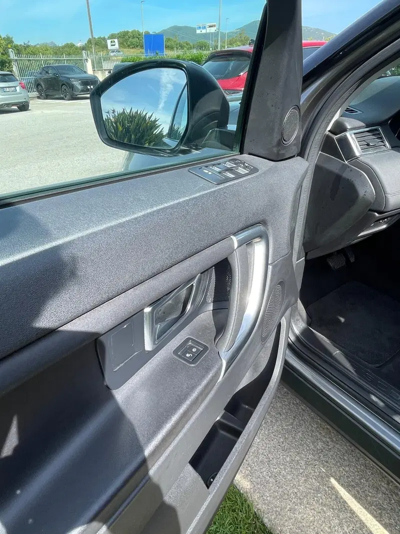 Land Rover Discovery Sport usata a Sassari (5)