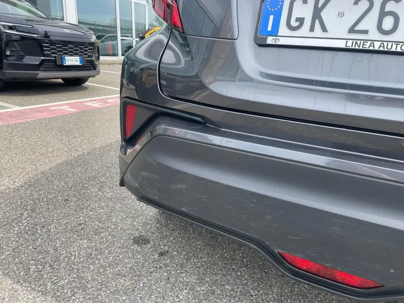 Toyota Toyota C-HR usata a Piacenza (13)