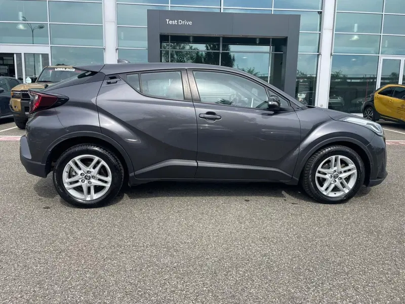 Toyota Toyota C-HR usata a Piacenza (8)