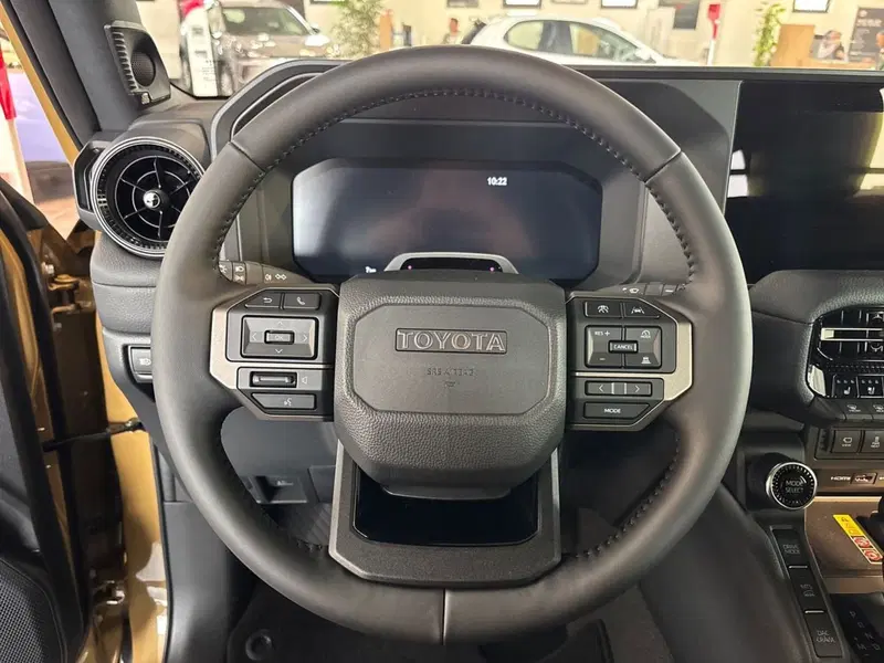 Toyota Land Cruiser nuova a Lecco (15)