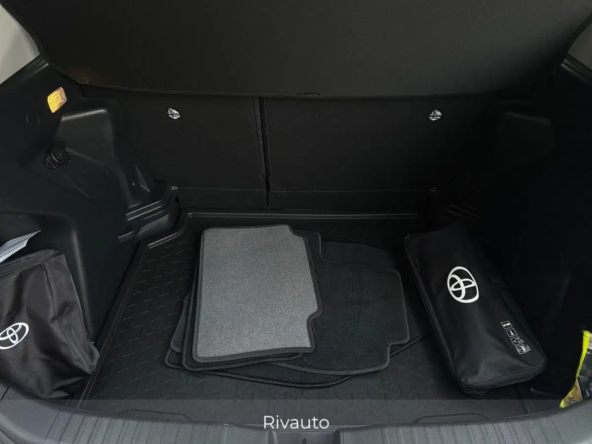 Toyota Yaris Cross usata a Como (6)