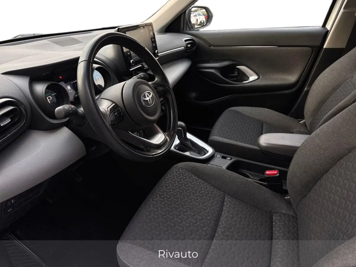 Toyota Yaris Cross usata a Como (7)